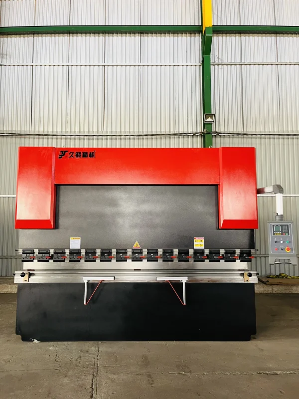 MÁY CHẤN NC 125T3200