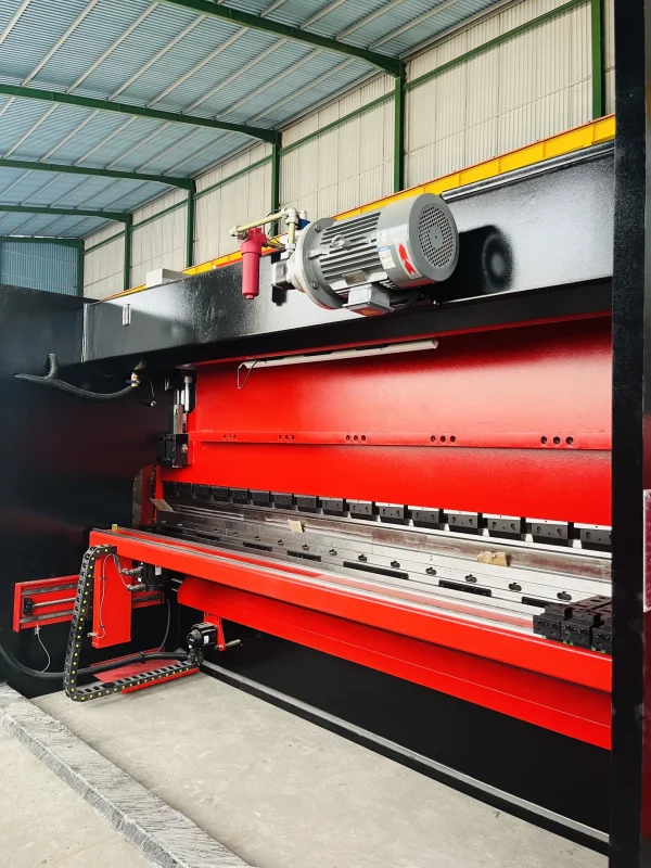 MÁY CHẤN CNC ĐIỆN THỦY LỰC 110T4000