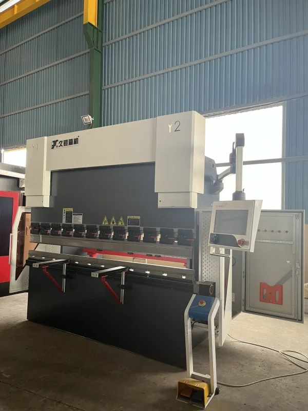 MÁY CHẤN CNC ĐIỆN THỦY LỰC 110T4000 (Sao chép)